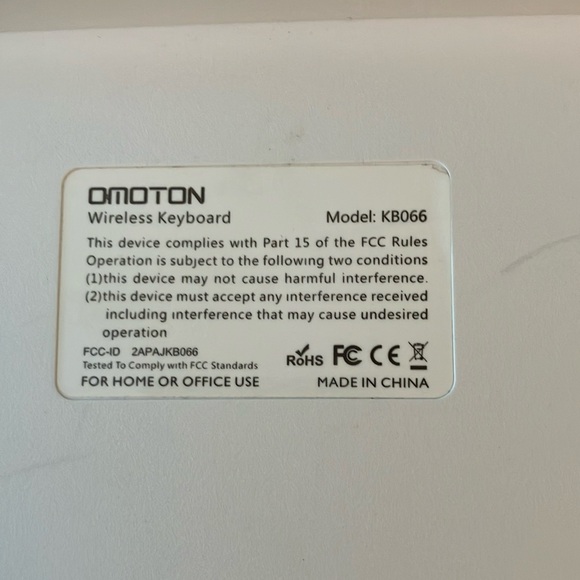 Omoton wireless keyboard - Picture 2 of 2